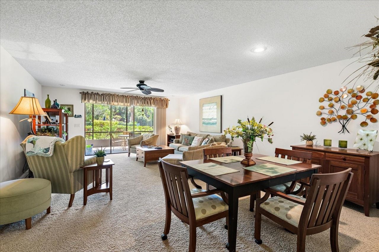 211 Pineneedle Drive, Unit 211, Bradenton, FL 34210 Photo