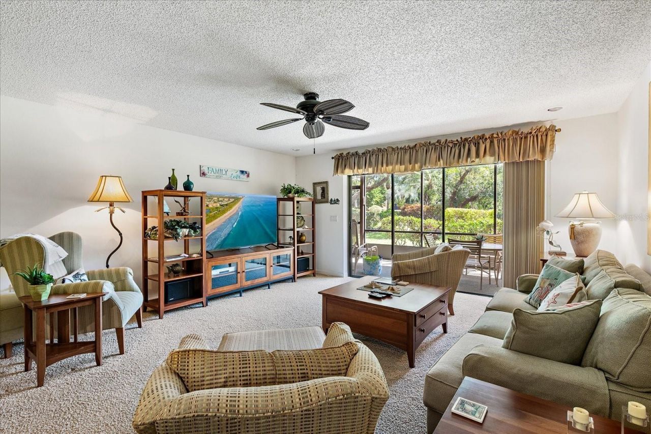 211 Pineneedle Drive, Unit 211, Bradenton, FL 34210 Photo