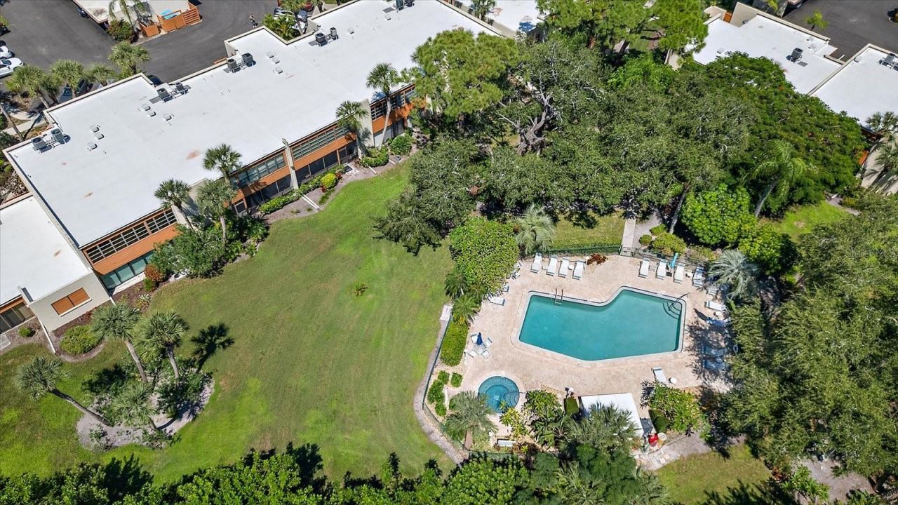 211 Pineneedle Drive, Unit 211, Bradenton, FL 34210 Photo