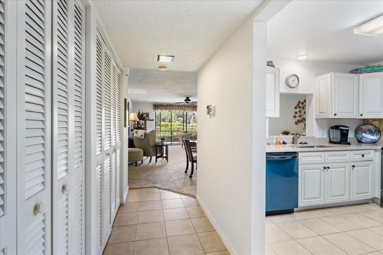 211 Pineneedle Drive, Unit 211, Bradenton, FL 34210 Photo