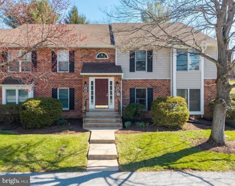 1802 N GLEN DRIVE, GLEN MILLS, PA 19342