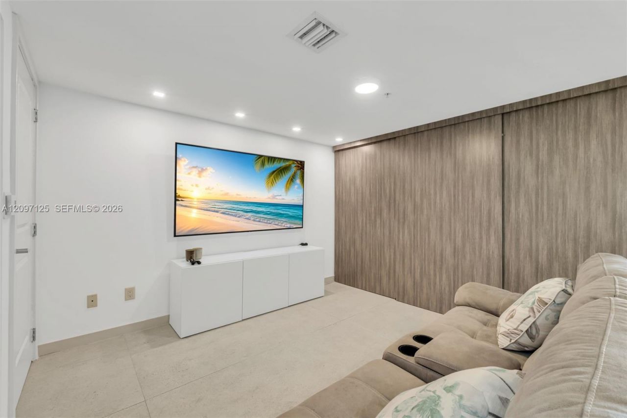 400 Sunny Isles Blvd, Unit 916, Sunny Isles Beach, FL 33160 Photo