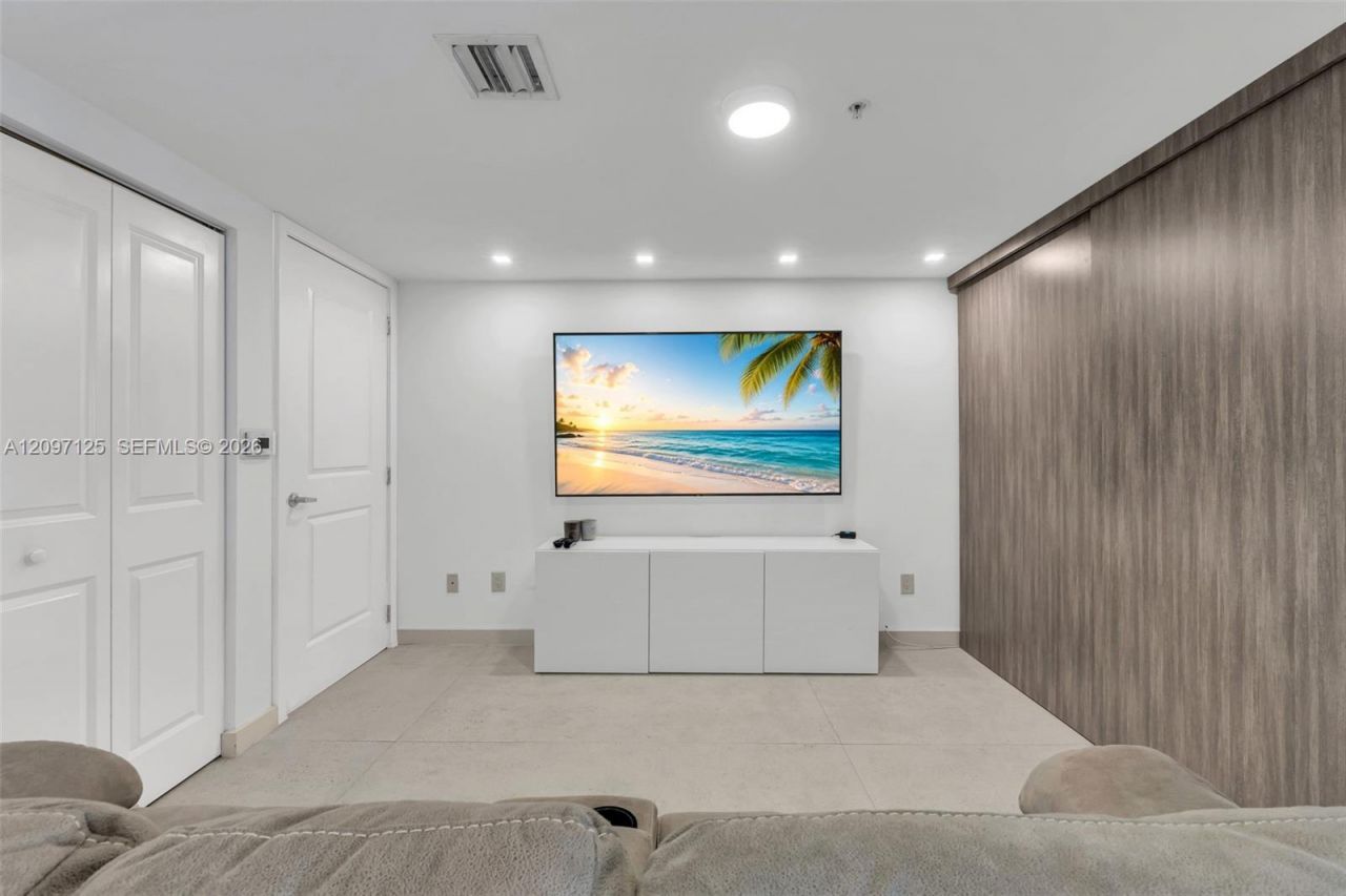 400 Sunny Isles Blvd, Unit 916, Sunny Isles Beach, FL 33160 Photo