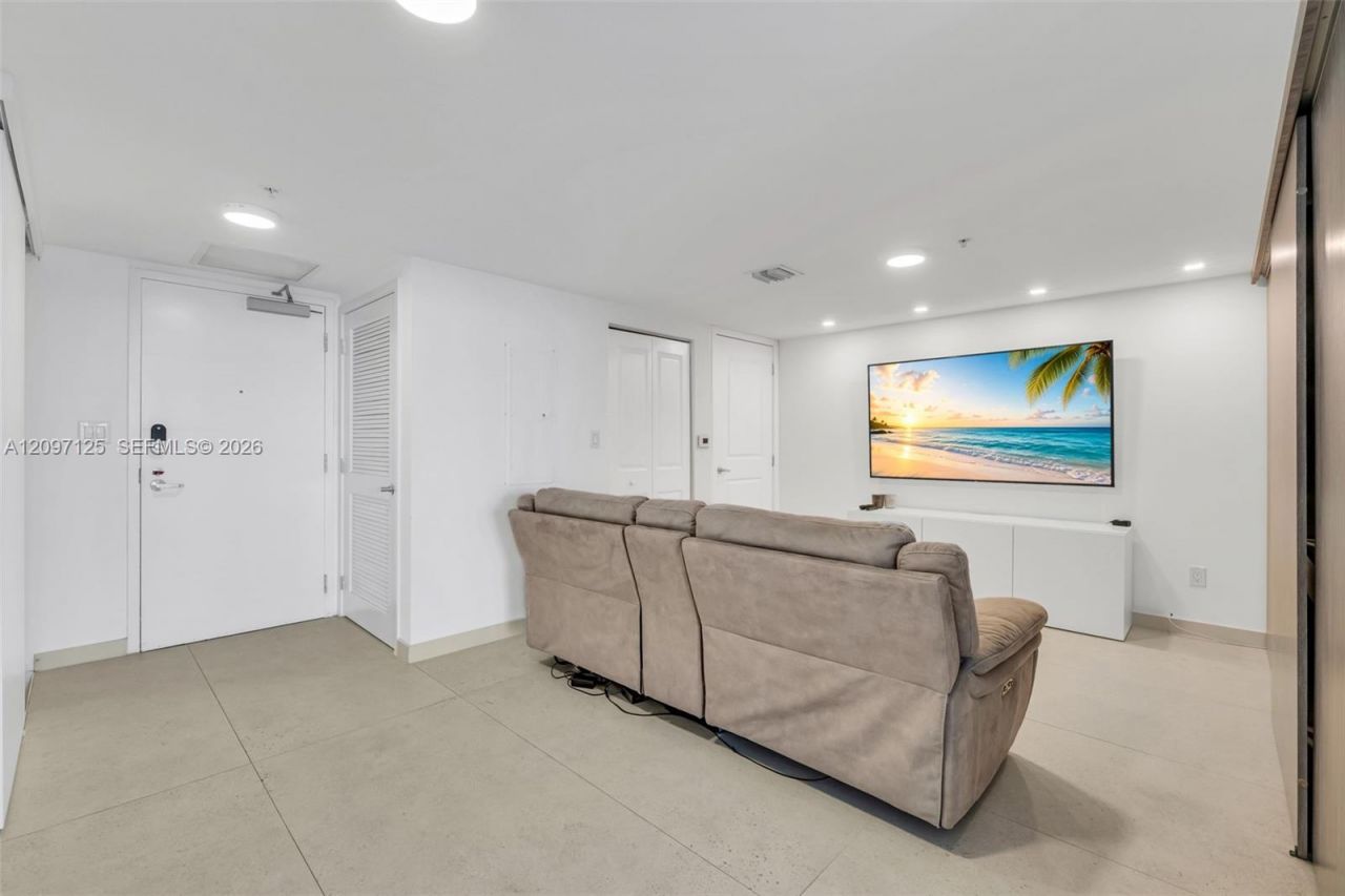 400 Sunny Isles Blvd, Unit 916, Sunny Isles Beach, FL 33160 Photo