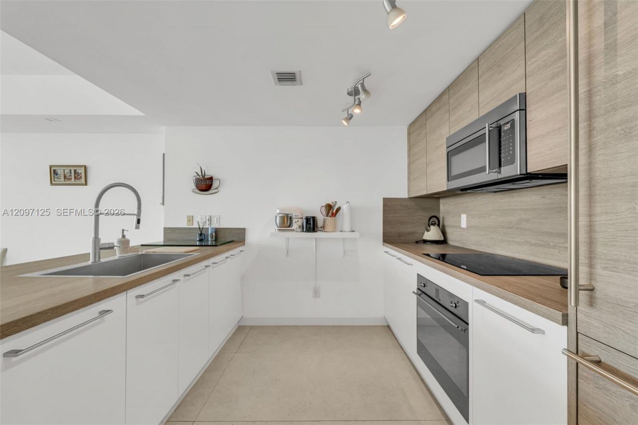 400 Sunny Isles Blvd, Unit 916, Sunny Isles Beach, FL 33160 Photo