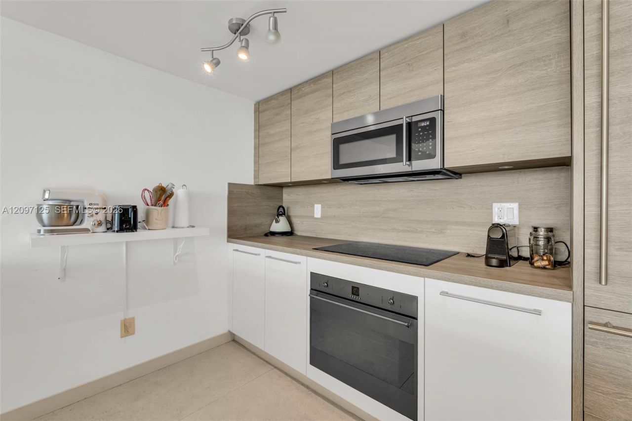 400 Sunny Isles Blvd, Unit 916, Sunny Isles Beach, FL 33160 Photo