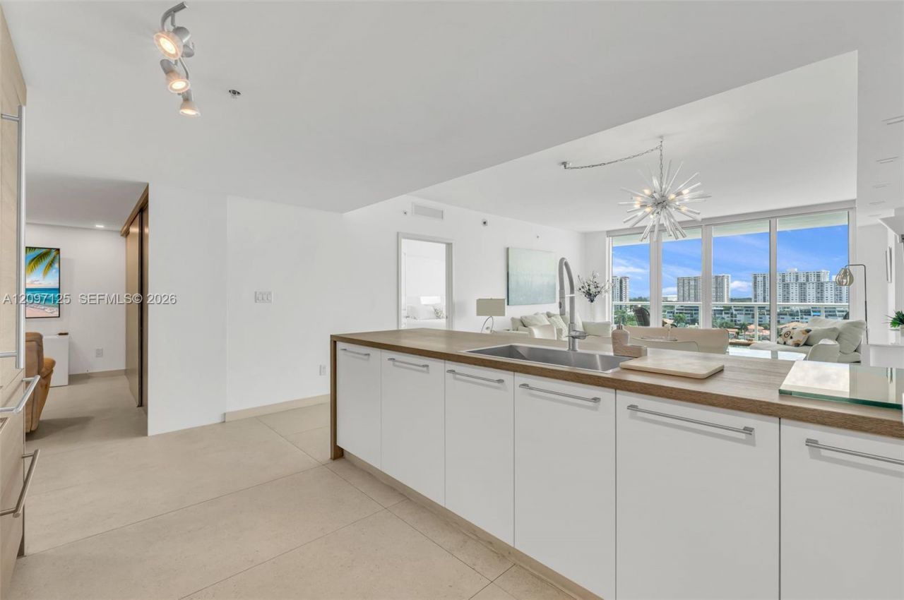 400 Sunny Isles Blvd, Unit 916, Sunny Isles Beach, FL 33160 Photo