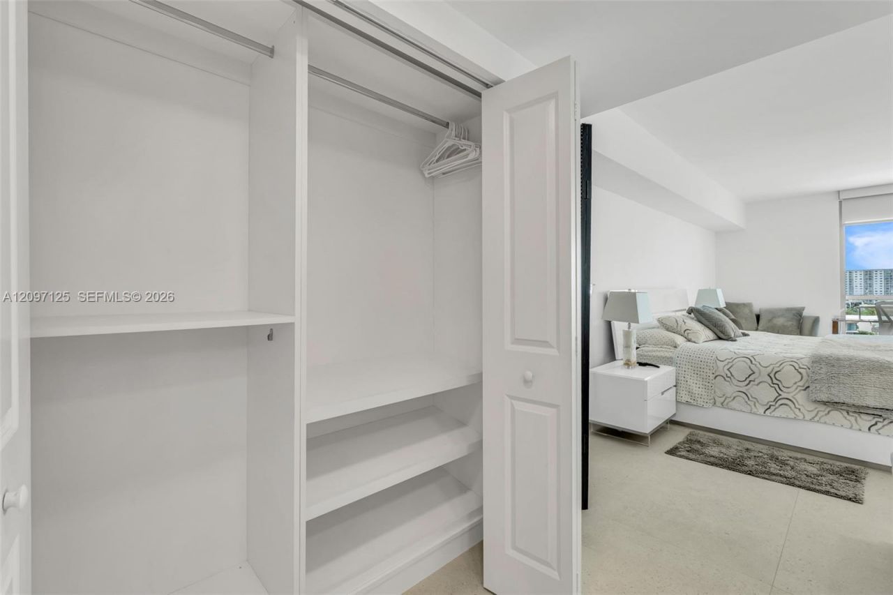 400 Sunny Isles Blvd, Unit 916, Sunny Isles Beach, FL 33160 Photo
