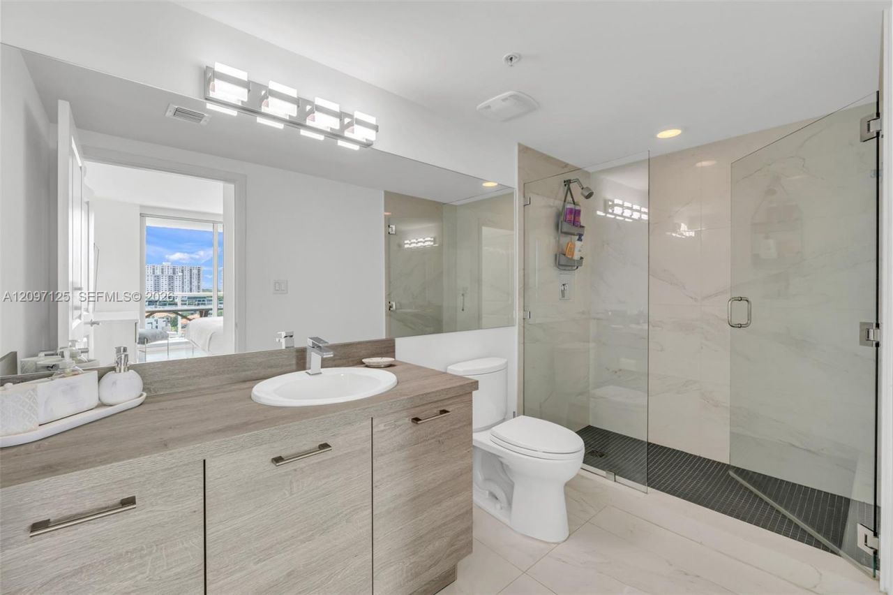 400 Sunny Isles Blvd, Unit 916, Sunny Isles Beach, FL 33160 Photo