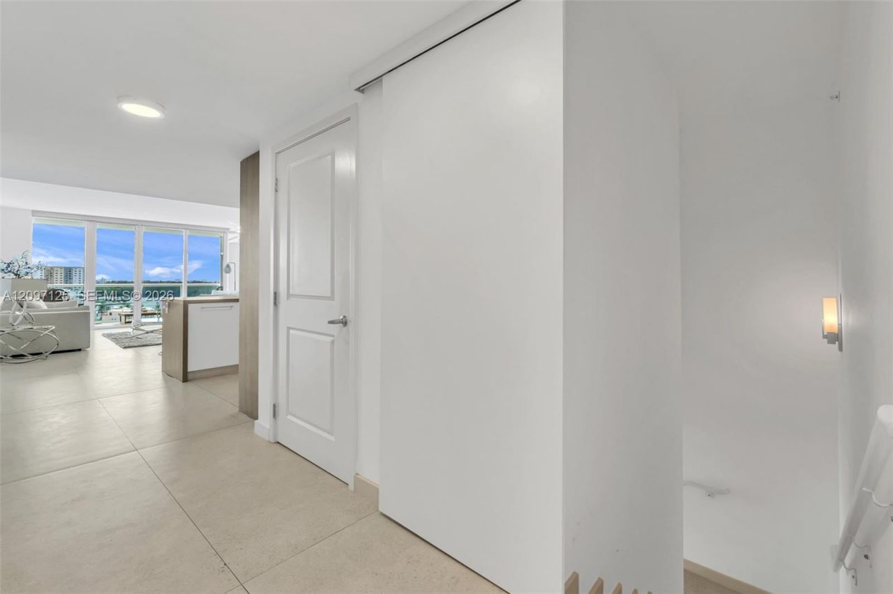 400 Sunny Isles Blvd, Unit 916, Sunny Isles Beach, FL 33160 Photo