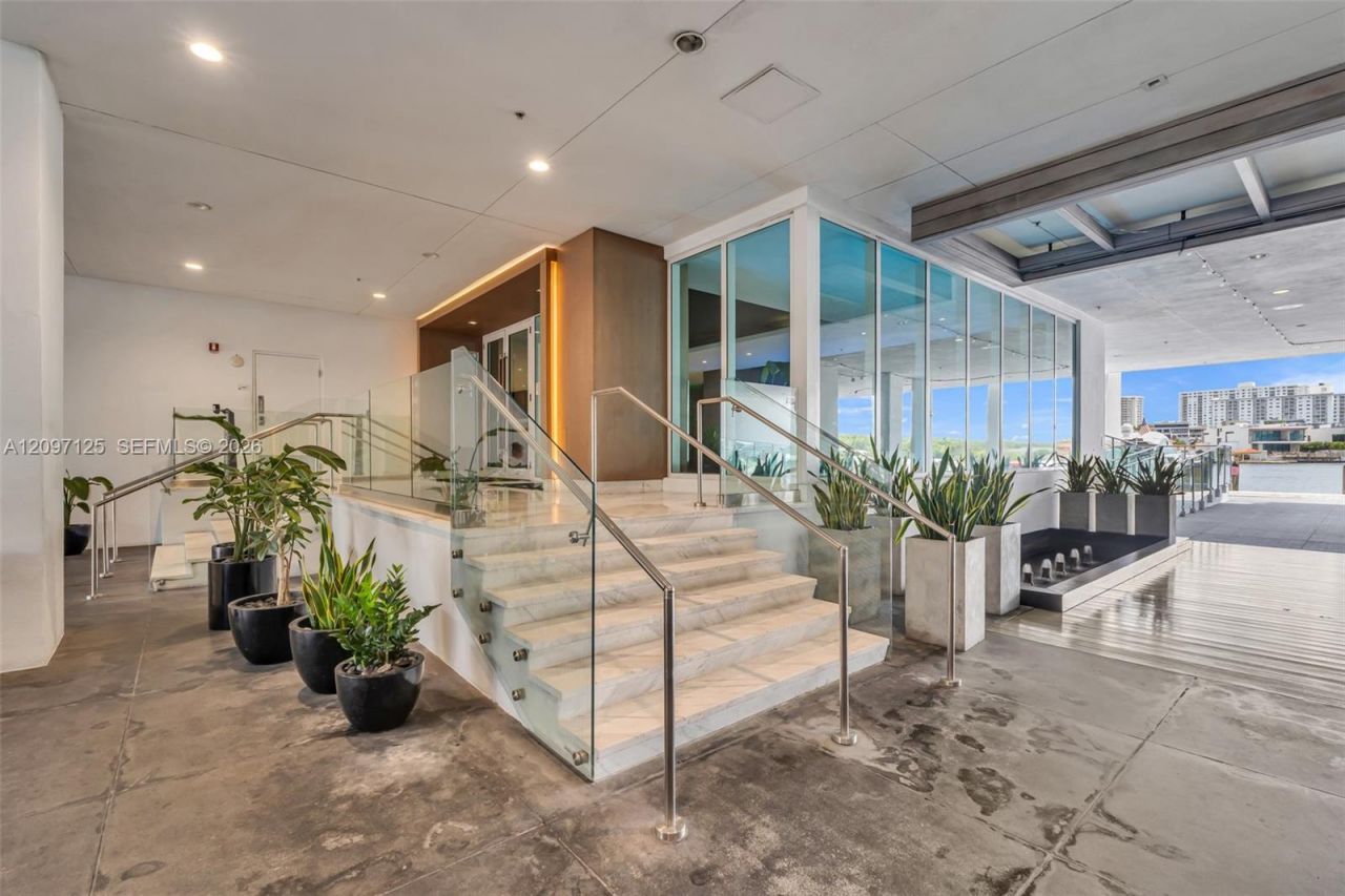 400 Sunny Isles Blvd, Unit 916, Sunny Isles Beach, FL 33160 Photo