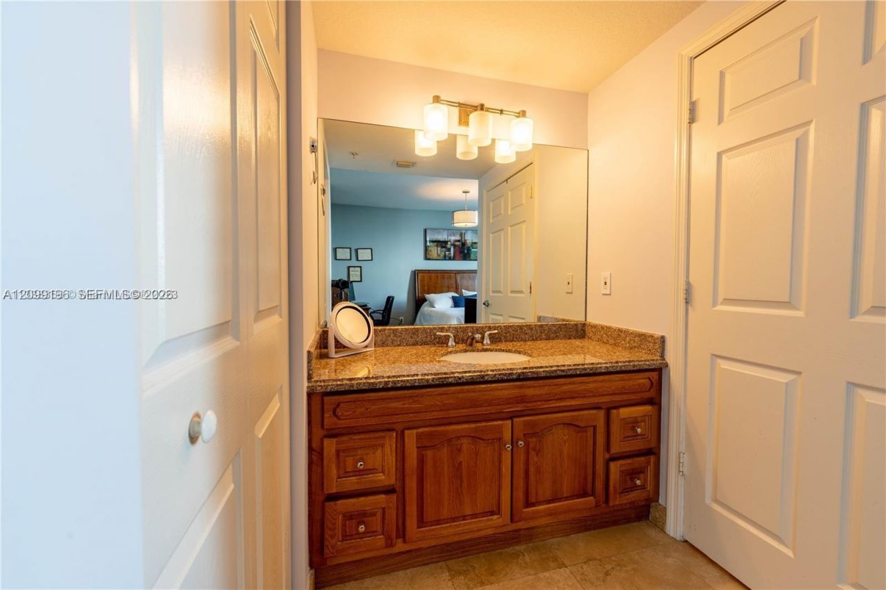 3530 SW 22nd St, Unit 703, Miami, FL 33145 Photo