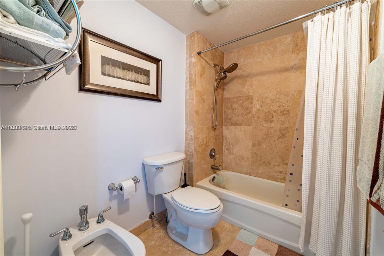 3530 SW 22nd St, Unit 703, Miami, FL 33145 Photo