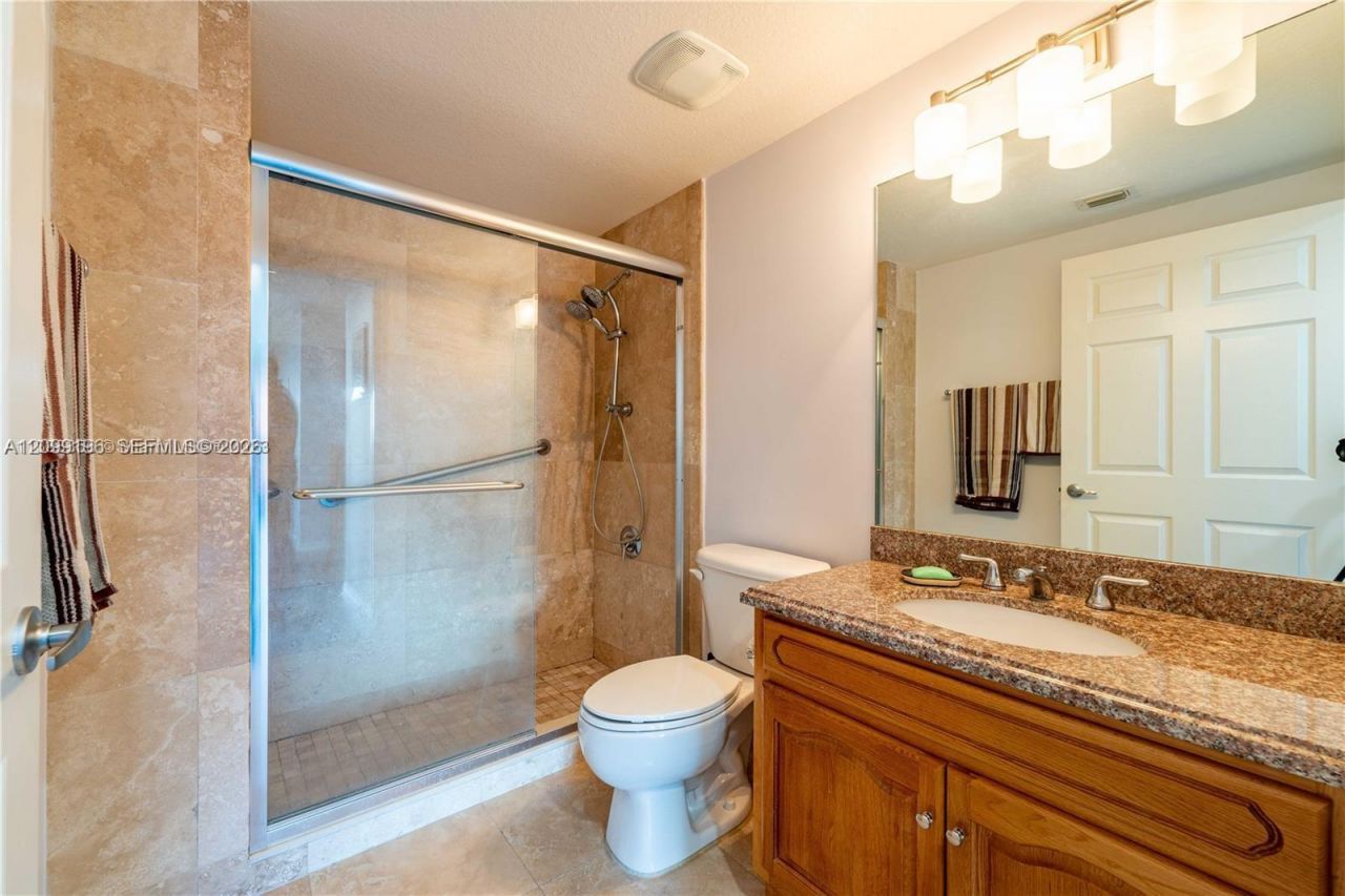 3530 SW 22nd St, Unit 703, Miami, FL 33145 Photo