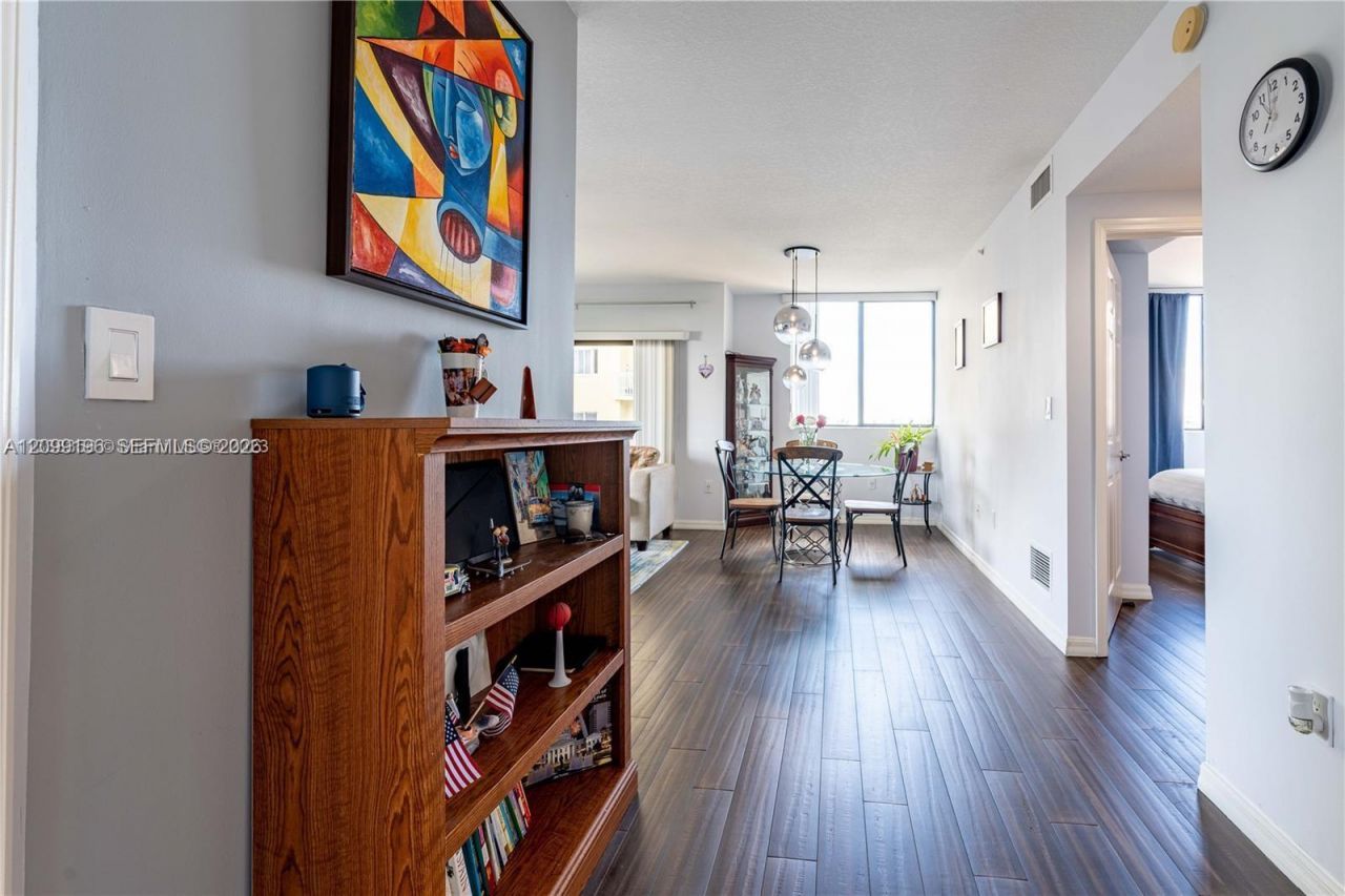 3530 SW 22nd St, Unit 703, Miami, FL 33145 Photo