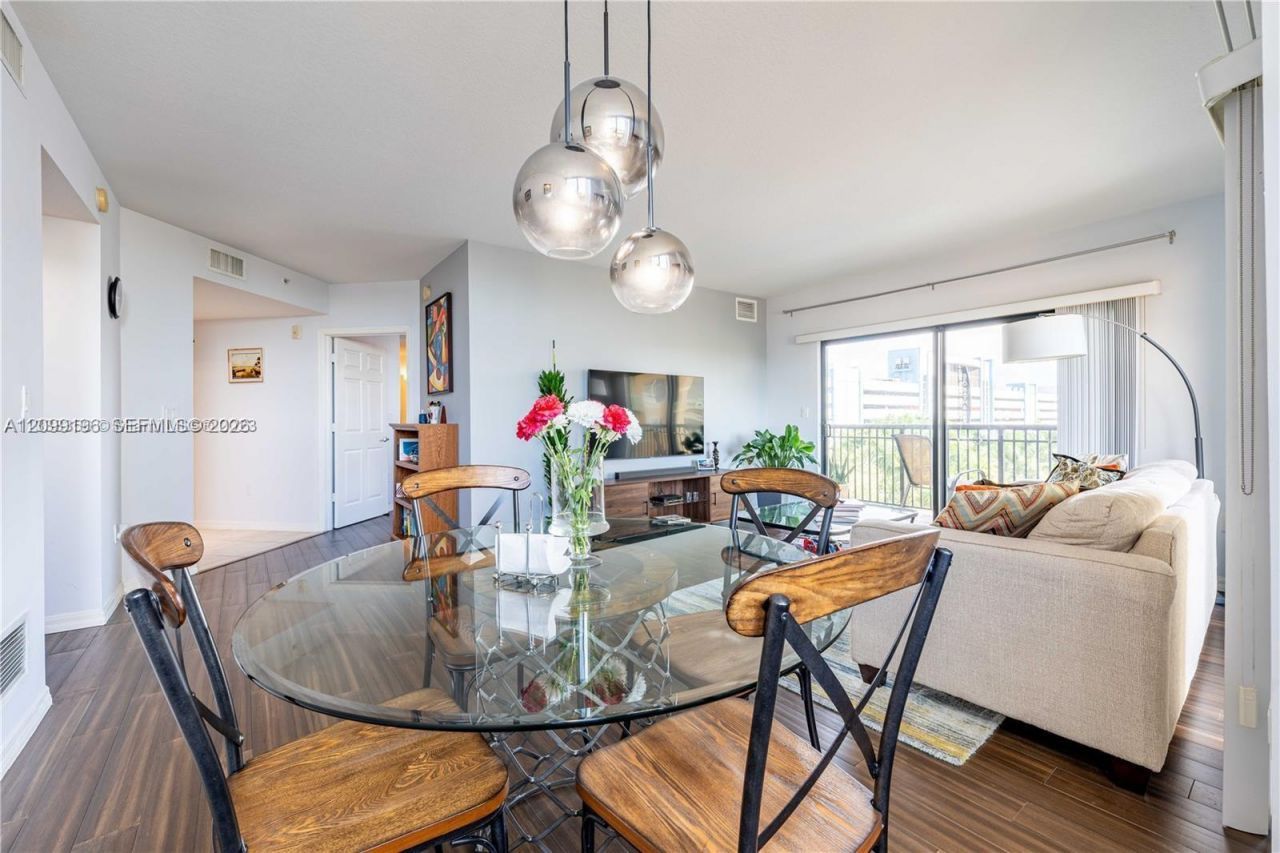 3530 SW 22nd St, Unit 703, Miami, FL 33145 Photo