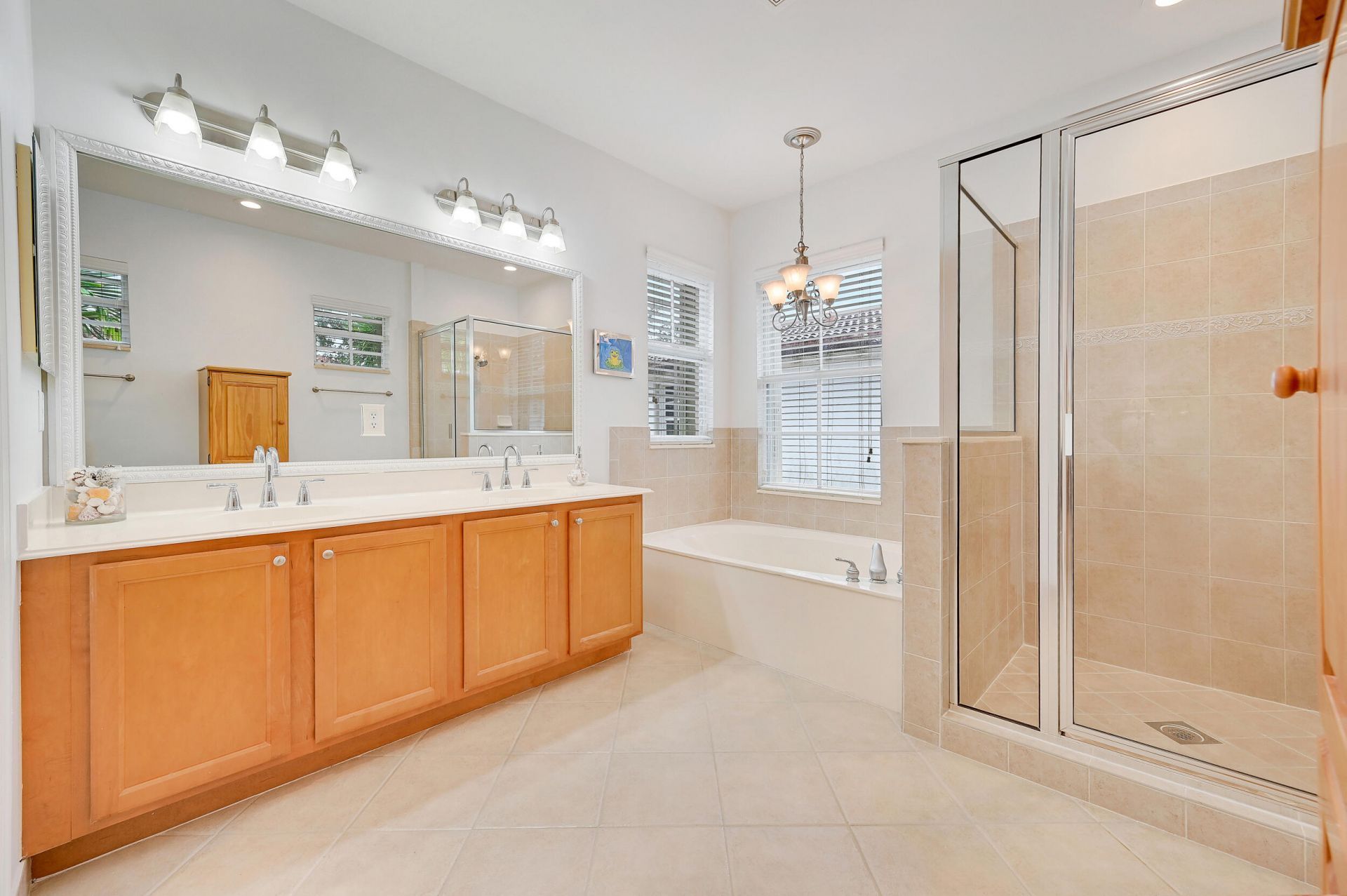 654 Castle Drive, Palm Beach Gardens, FL 33410 Photo
