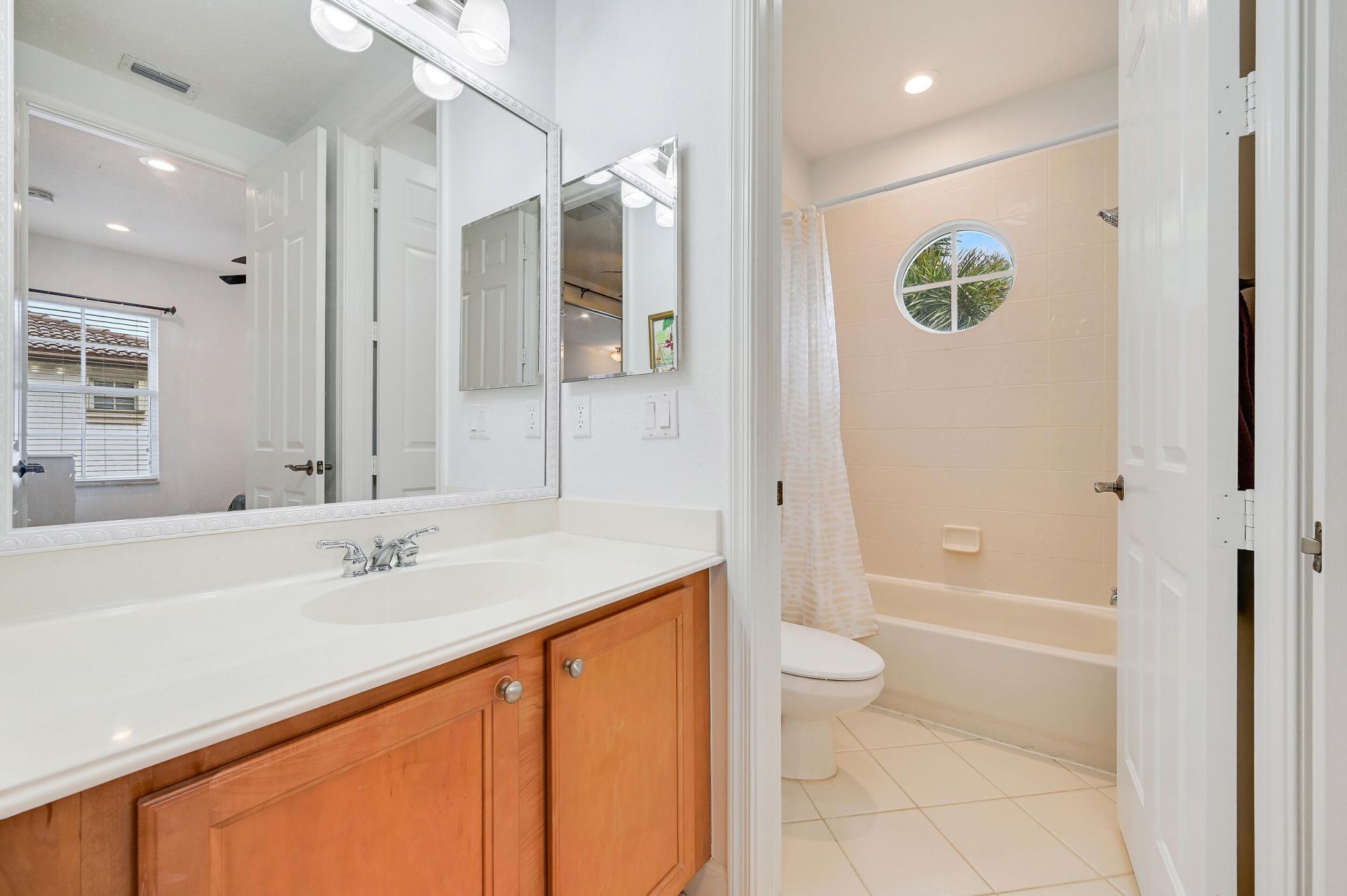 654 Castle Drive, Palm Beach Gardens, FL 33410 Photo