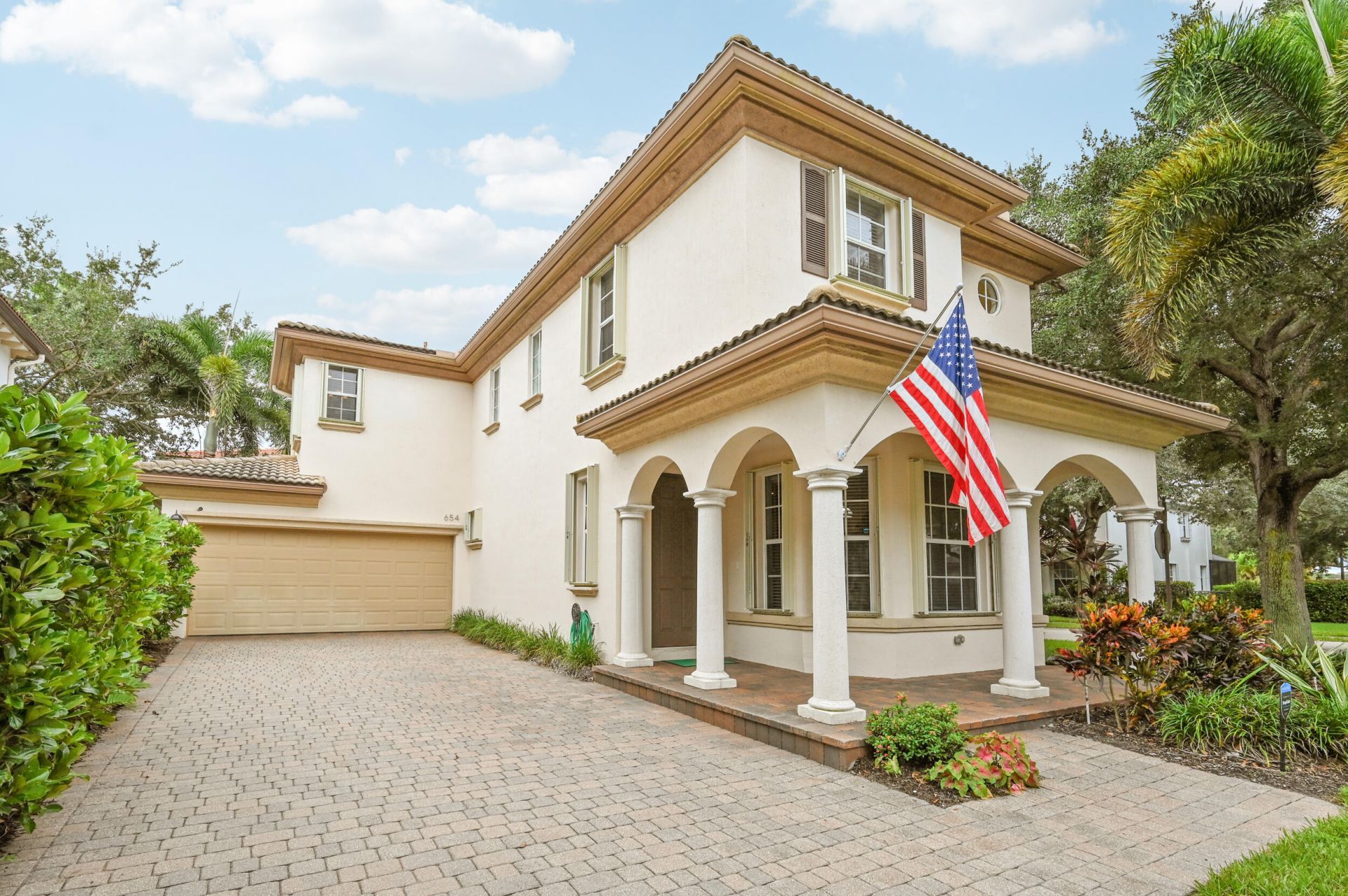 654 Castle Drive, Palm Beach Gardens, FL 33410 Photo