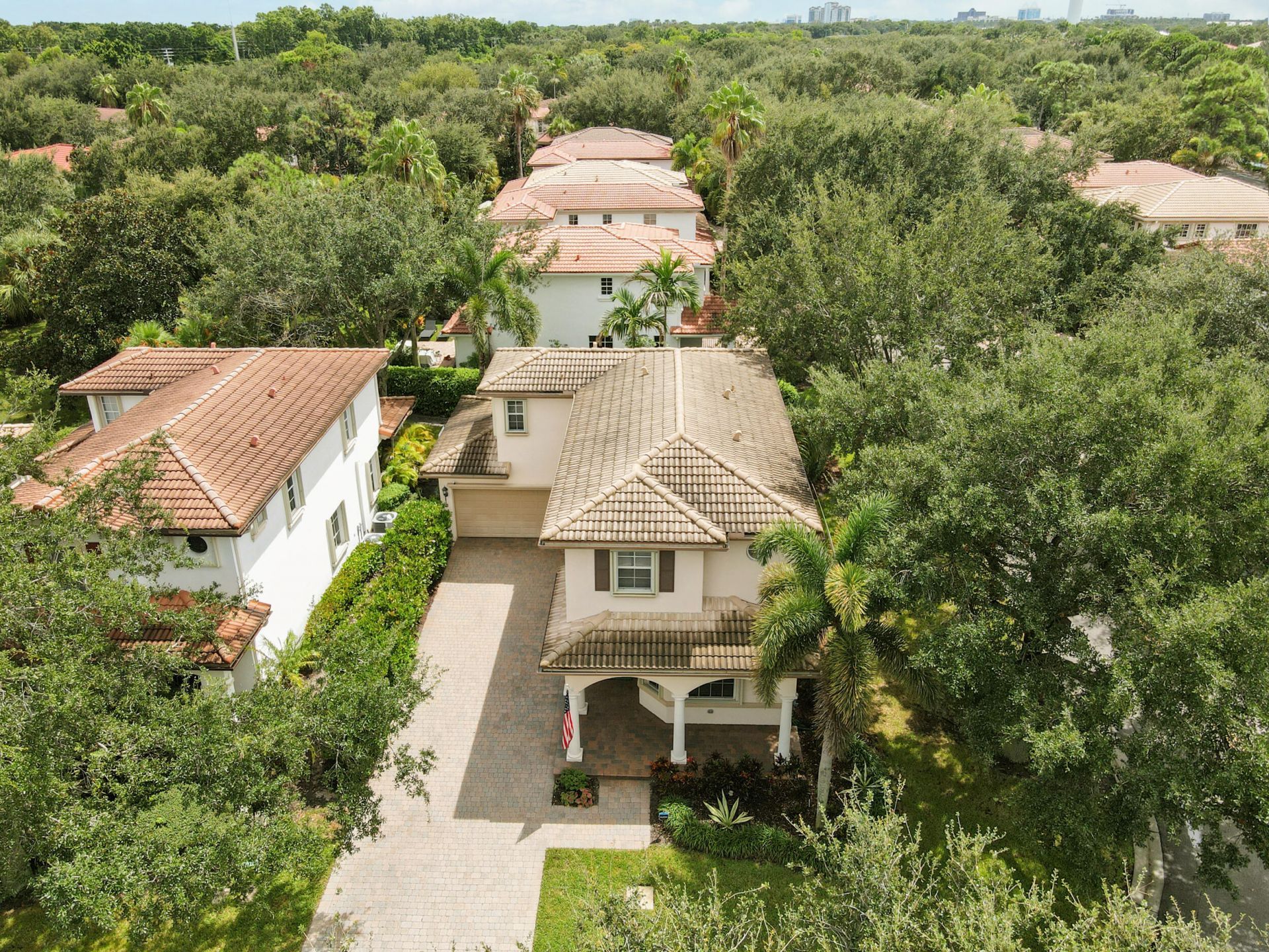 654 Castle Drive, Palm Beach Gardens, FL 33410 Photo