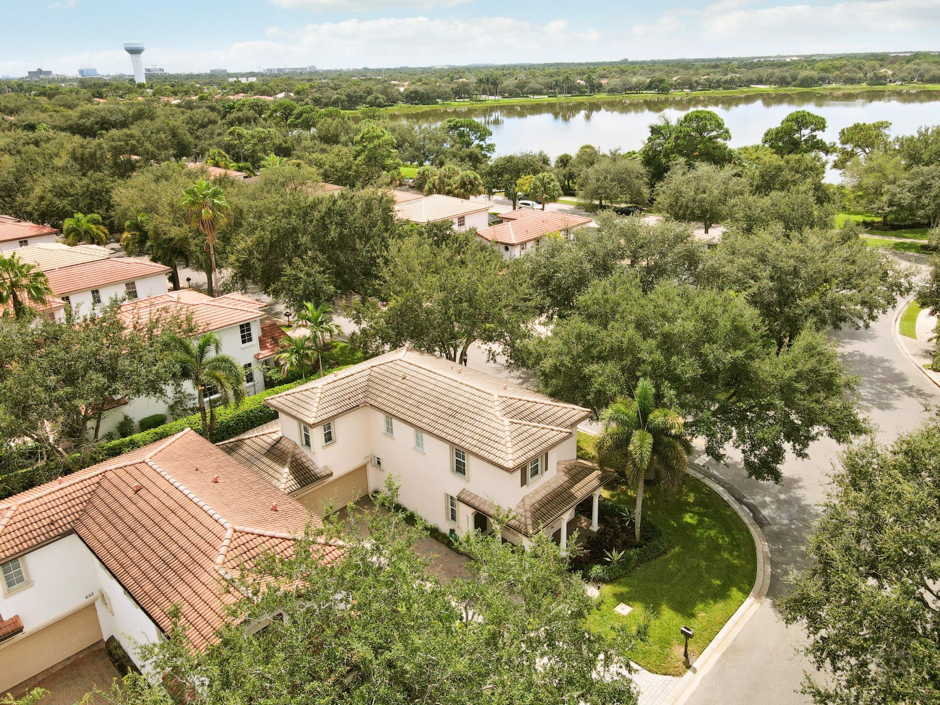 654 Castle Drive, Palm Beach Gardens, FL 33410 Photo
