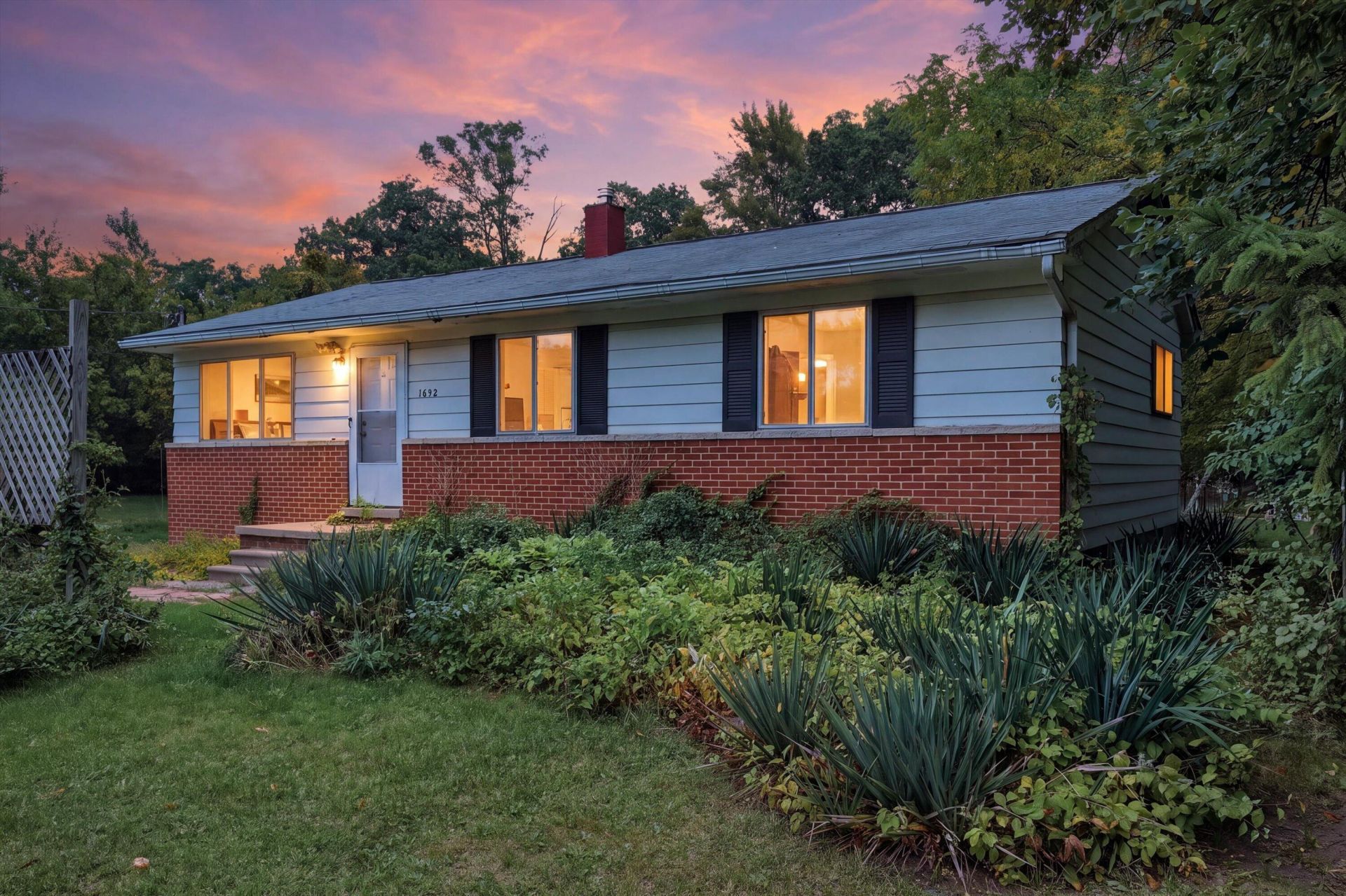 1692 N Hix Road, Westland, MI 48185 Main Photo
