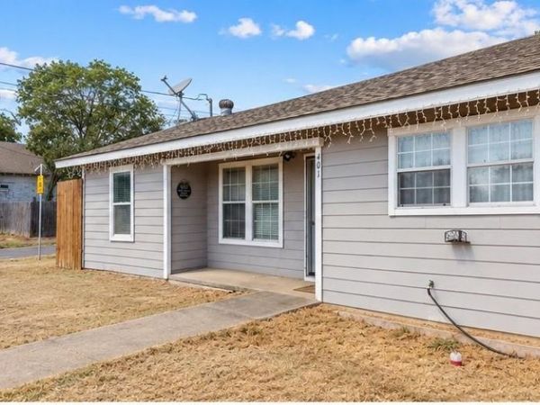 401 E Davis Avenue , Alvarado, TX 76009