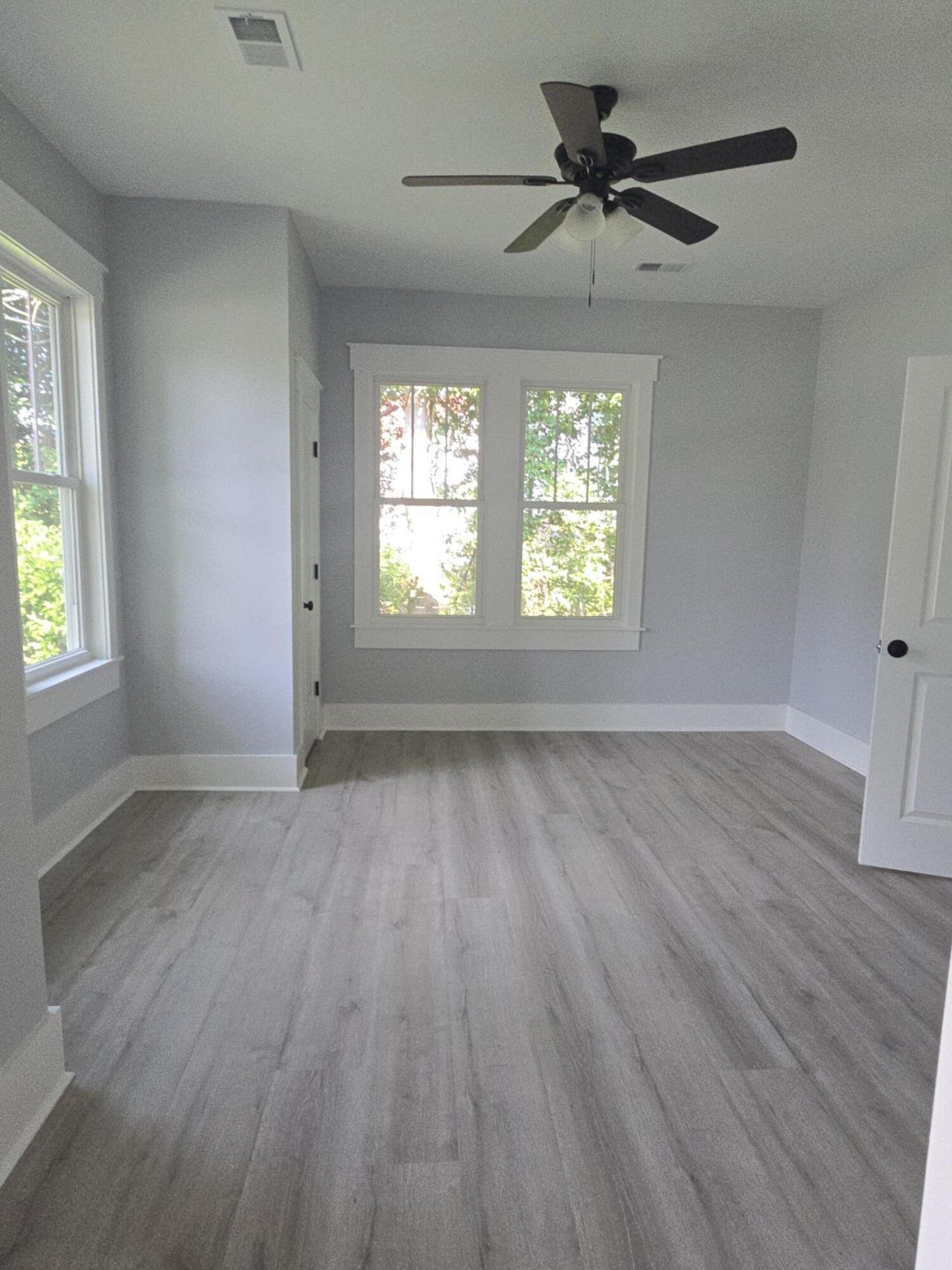 203 E George Street Photo 10