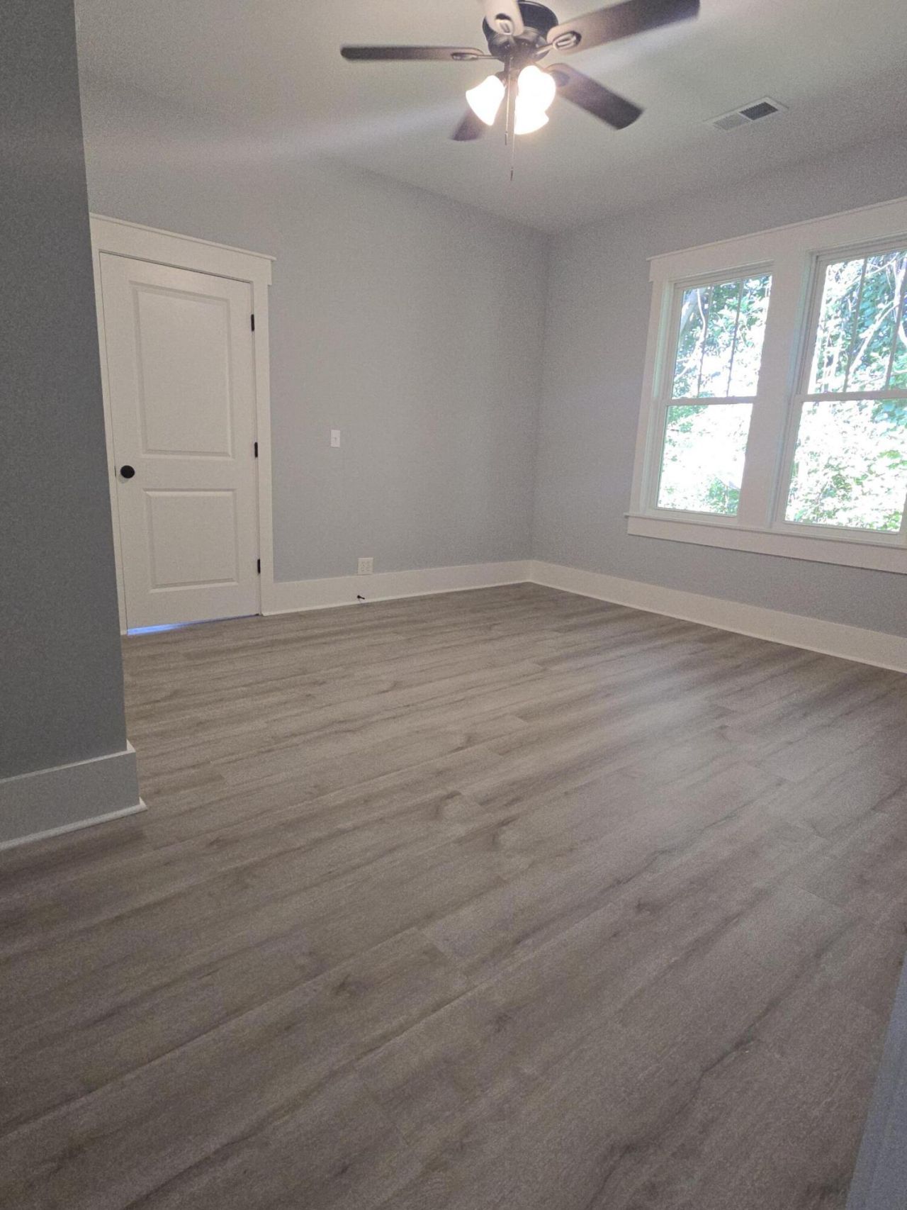 203 E George Street Photo 18