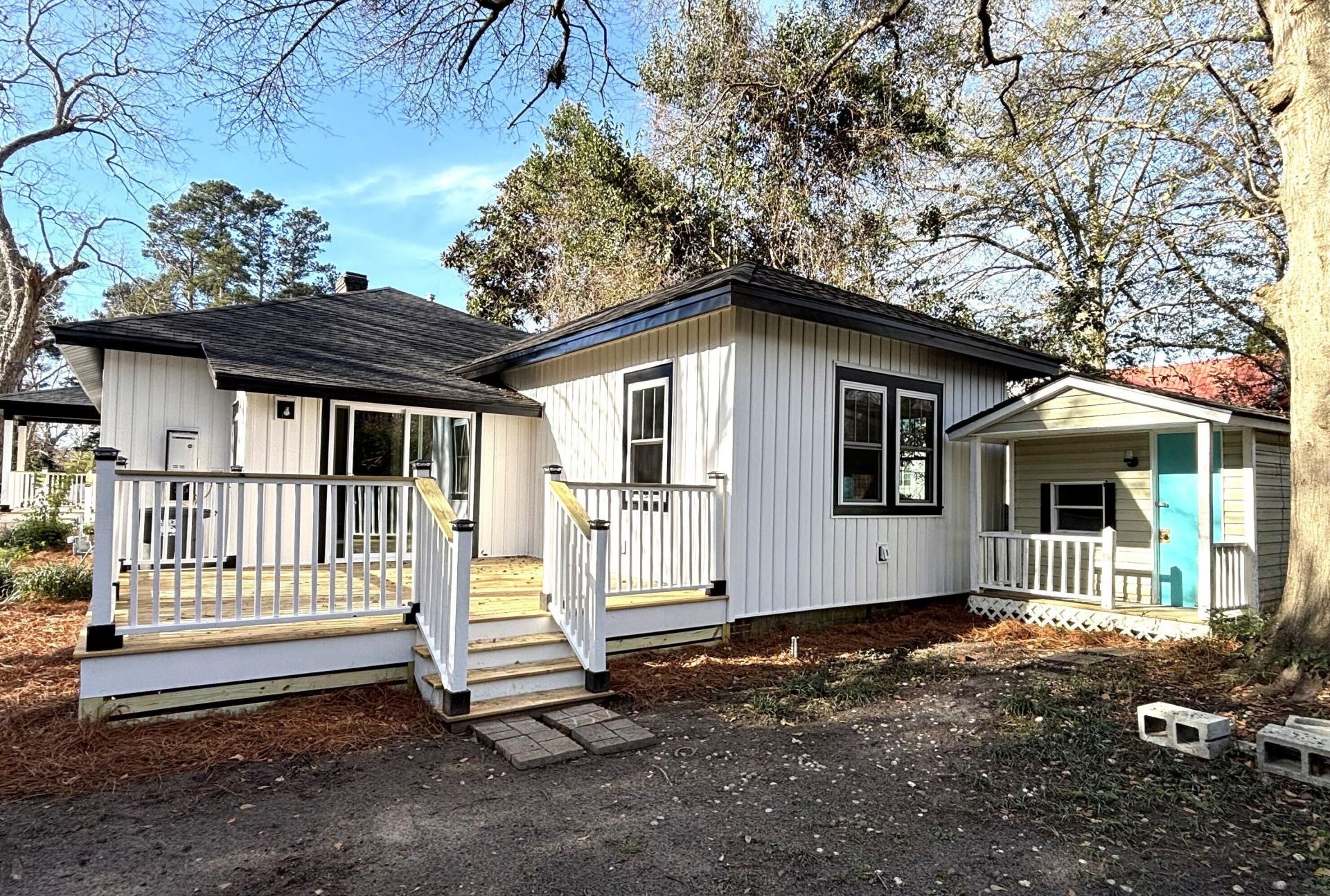 203 E George Street Photo 26