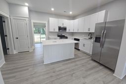203 E George Street photo 4