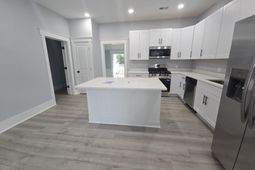 203 E George Street photo 4