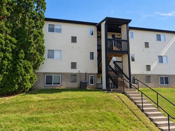 2620 Westwinds Drive , Unit 9, Iowa City, IA 52246