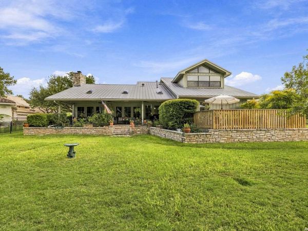 104 KENWOOD CIR, Kerrville, TX 78028