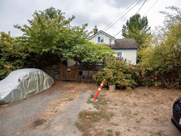 3814 Rowland Ave , Saanich, BC V8Z 1X7