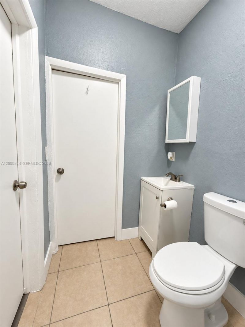 301 SW 10th Ave , Unit 4, Miami, FL 33130 Photo