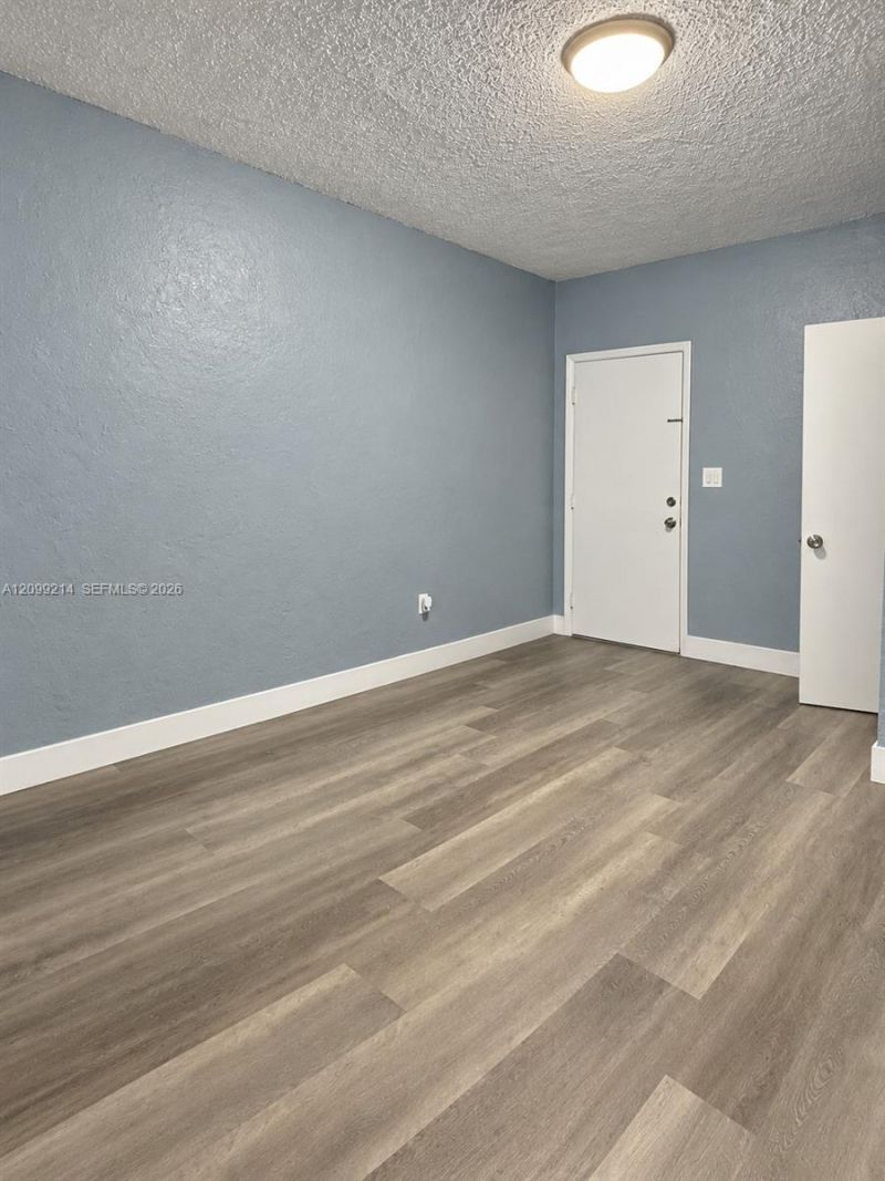 301 SW 10th Ave , Unit 4, Miami, FL 33130 Photo