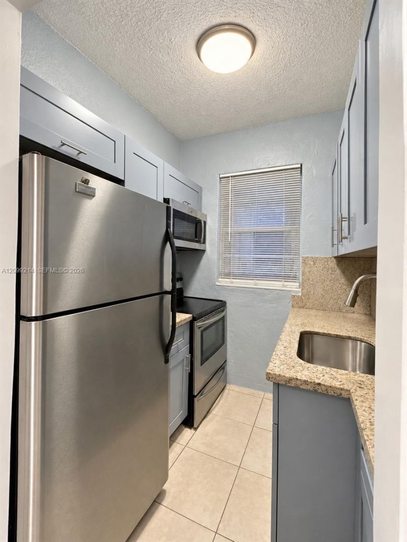 301 SW 10th Ave , Unit 4, Miami, FL 33130 Photo
