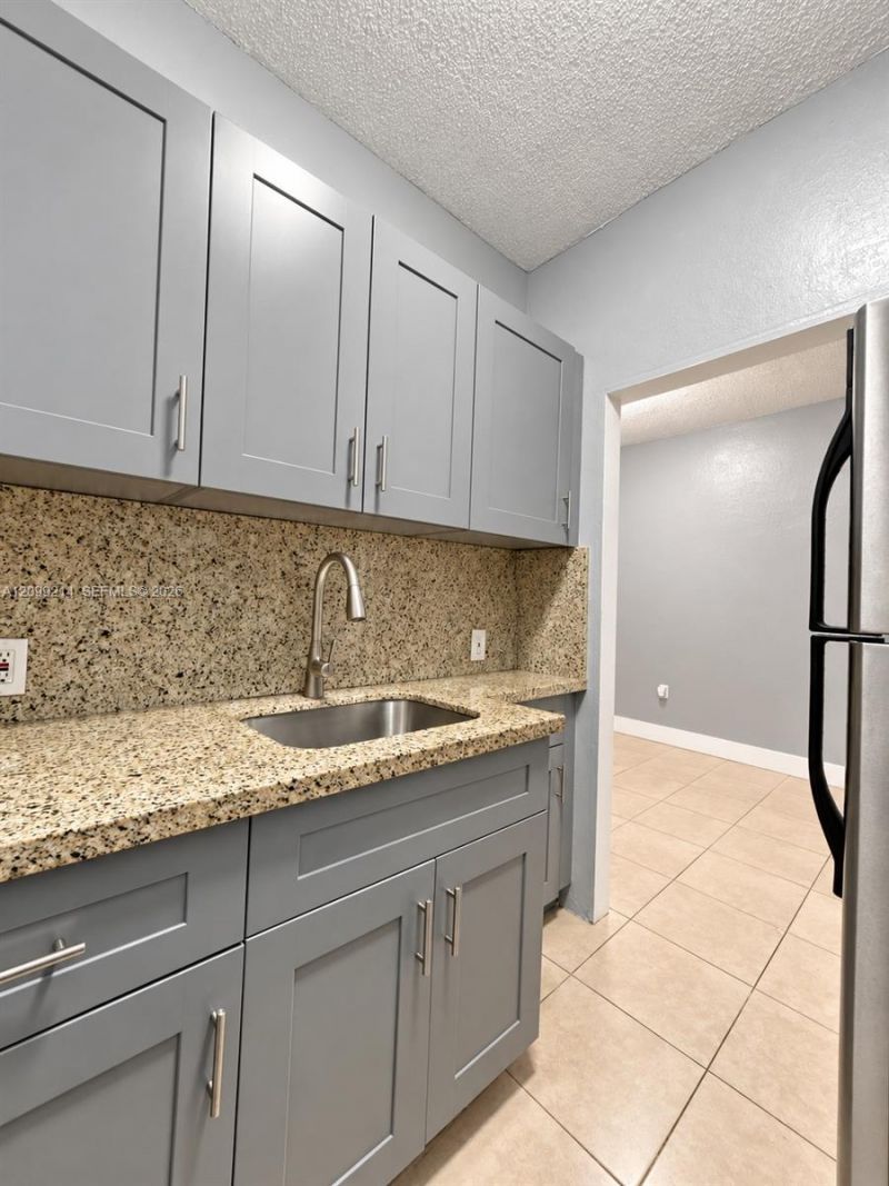 301 SW 10th Ave , Unit 4, Miami, FL 33130 Photo
