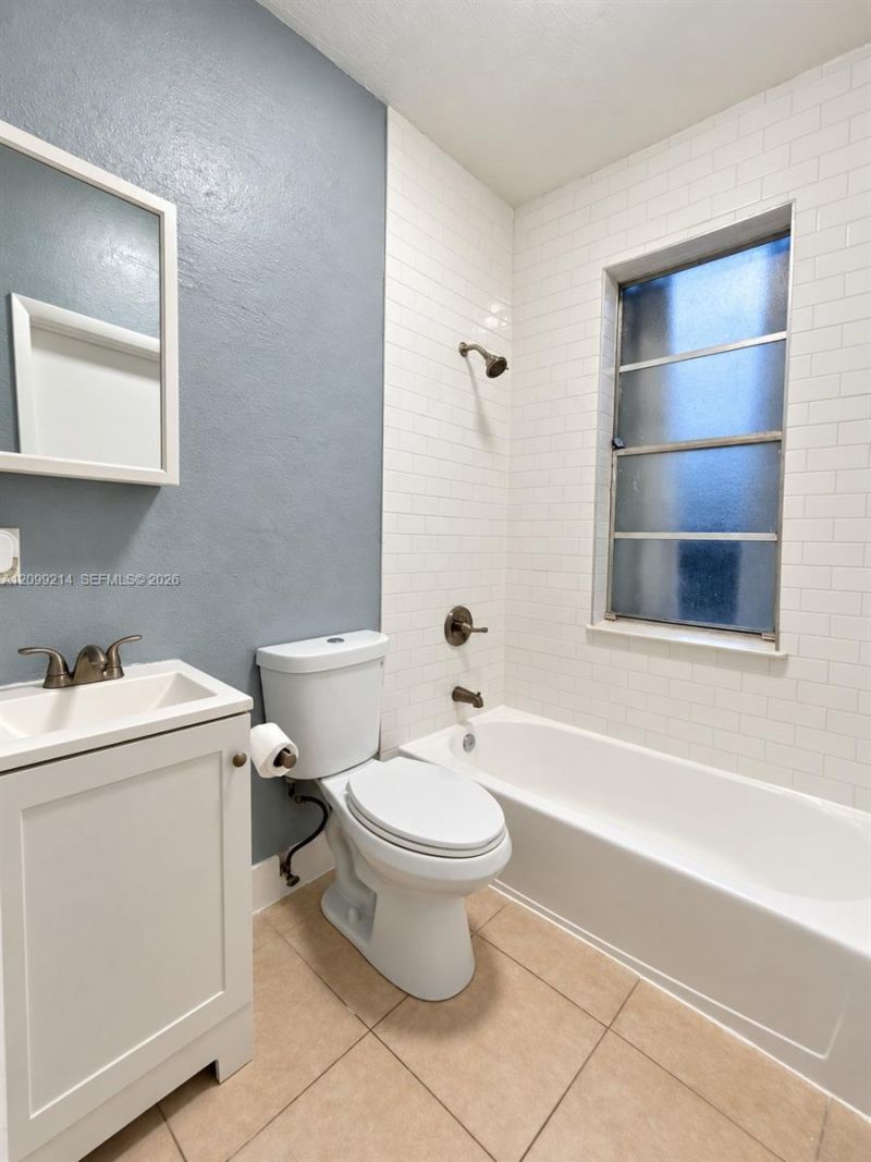 301 SW 10th Ave , Unit 4, Miami, FL 33130 Photo