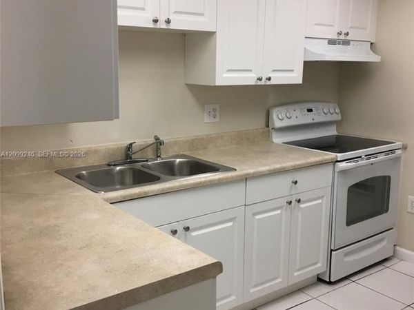 4170 Inverrary Dr , Unit 111, Lauderhill, FL 33319
