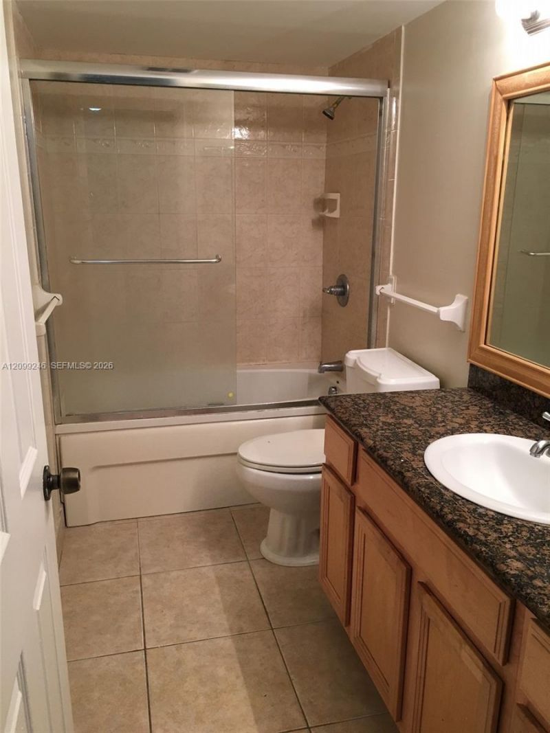 4170 Inverrary Dr , Unit 111, Lauderhill, FL 33319 Photo