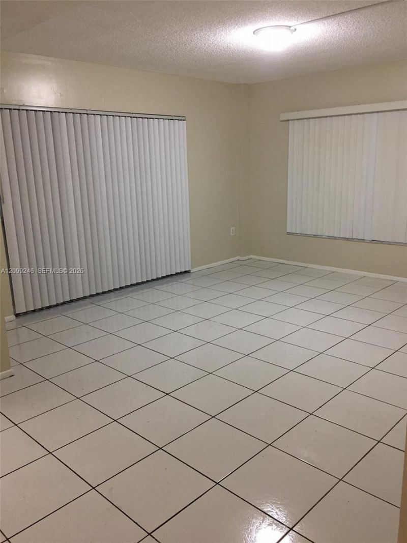 4170 Inverrary Dr , Unit 111, Lauderhill, FL 33319 Photo