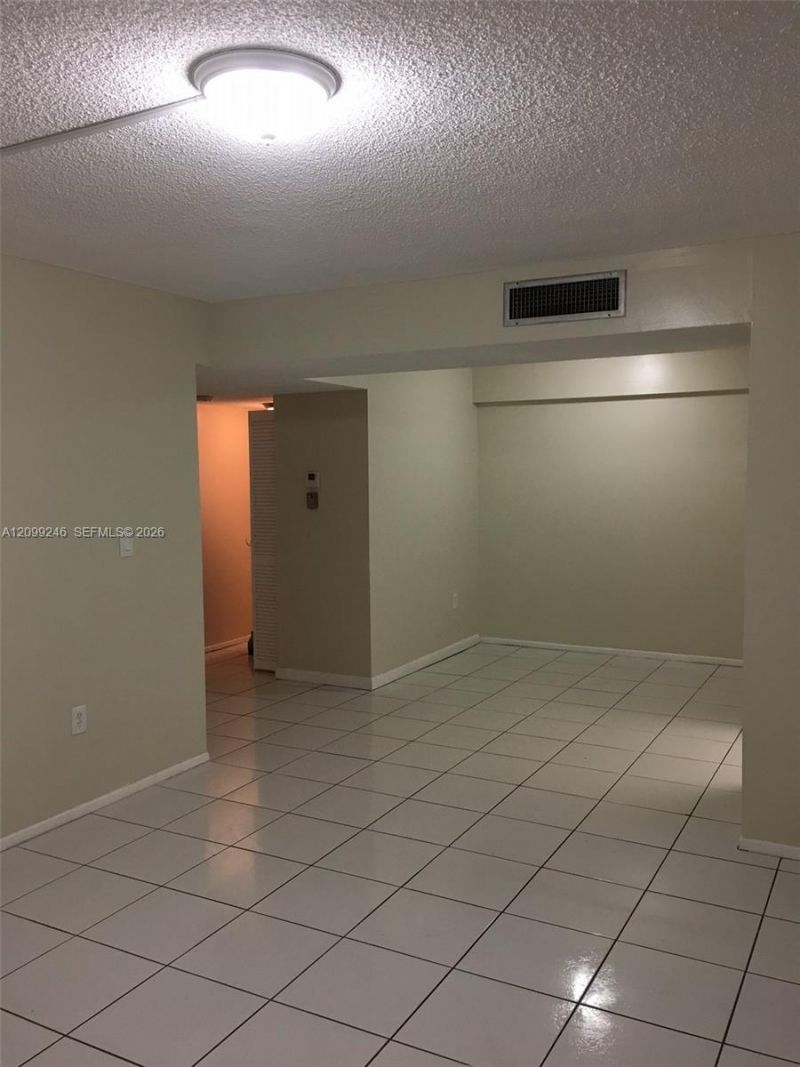 4170 Inverrary Dr , Unit 111, Lauderhill, FL 33319 Photo
