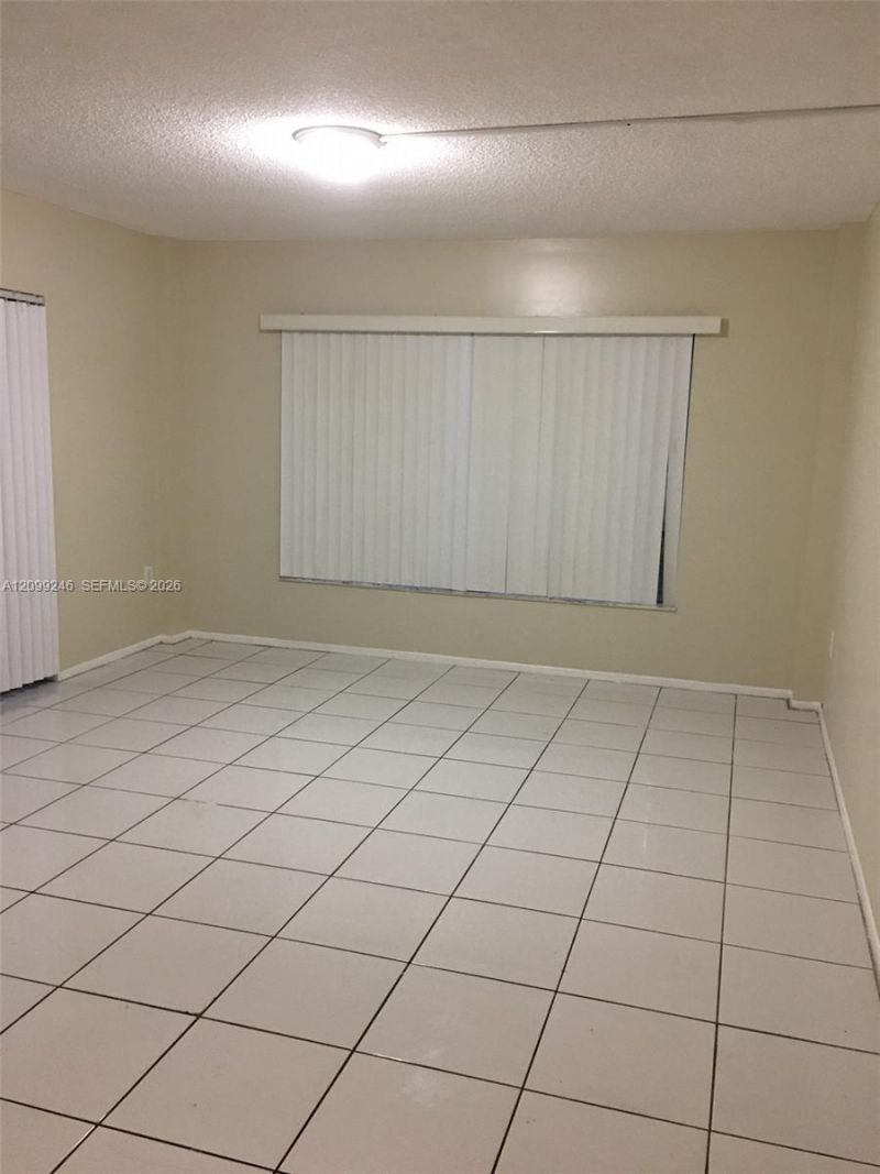 4170 Inverrary Dr , Unit 111, Lauderhill, FL 33319 Photo
