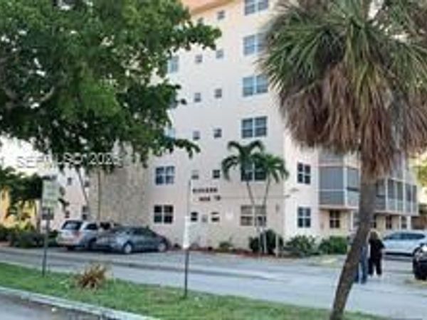 1830 Dixieanna St , Unit 605, Hollywood, FL 33020