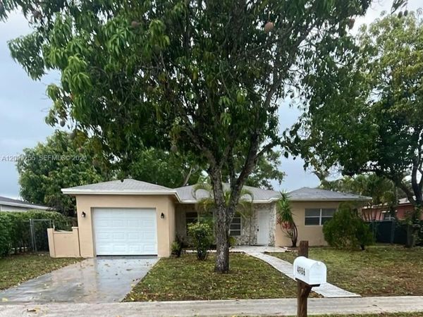 4986 SW 7th St , Margate, FL 33068