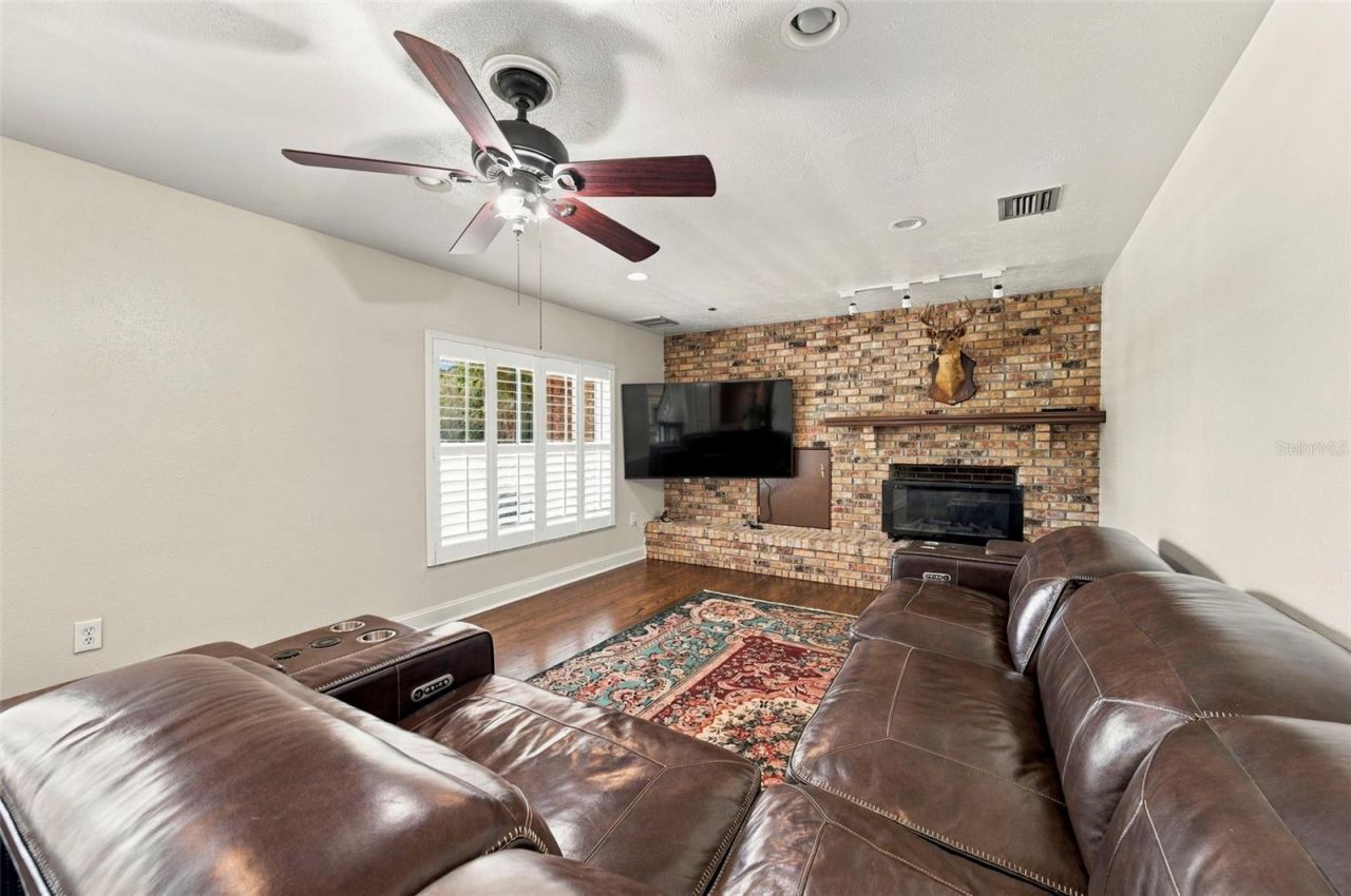 115 Hickory Creek Drive, Brandon, FL 33511 Photo