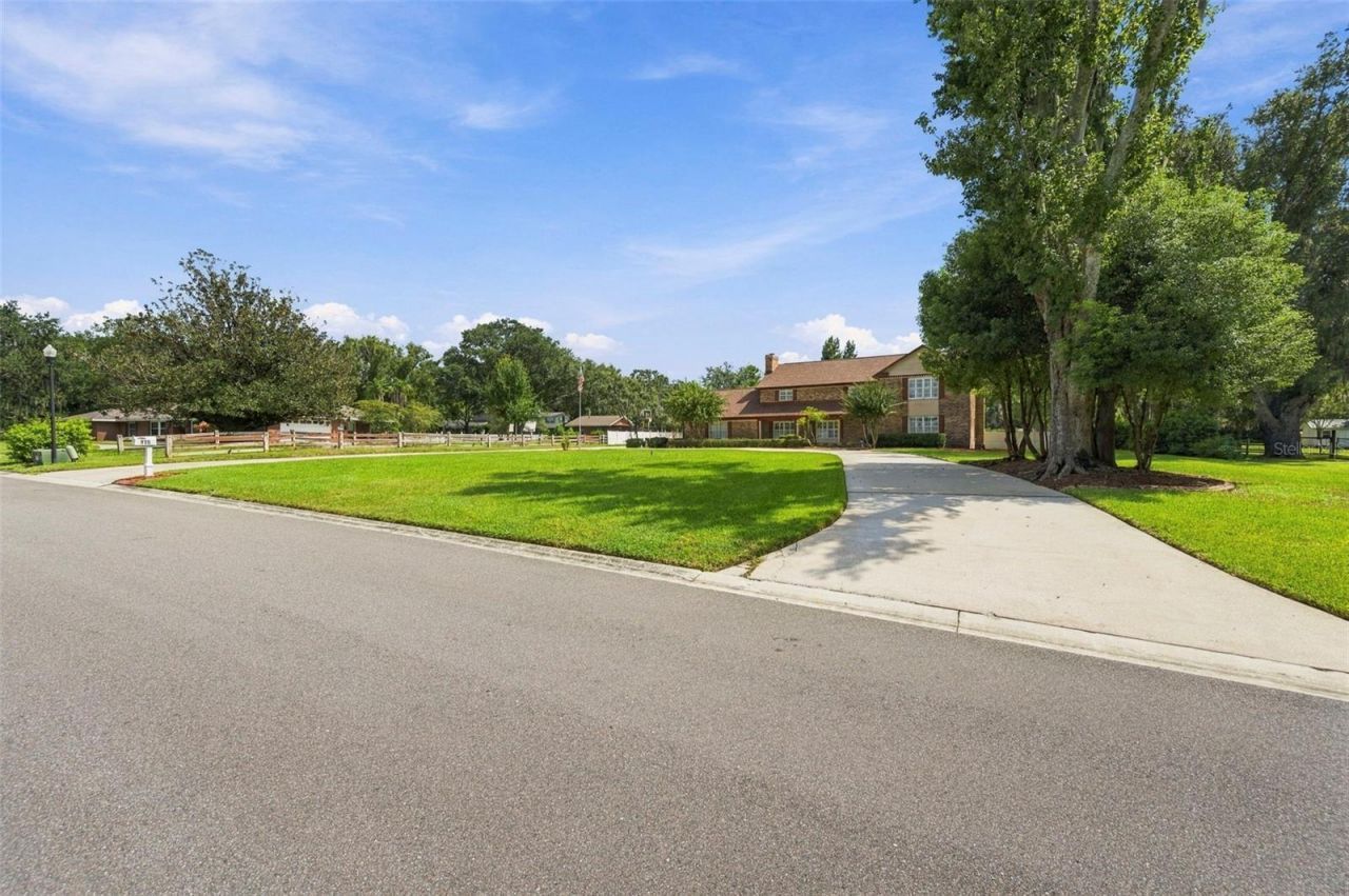 115 Hickory Creek Drive, Brandon, FL 33511 Photo