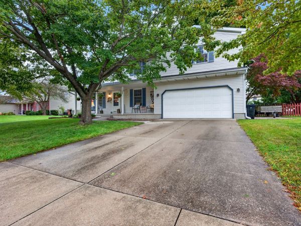 1208 Royal Pointe Drive , Bloomington, IL 61704